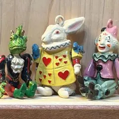 ♥️不思議の国のアリス♥️アンティーク　可動式チャーム 昭和ディズニー　陶器うさぎのサムネイル