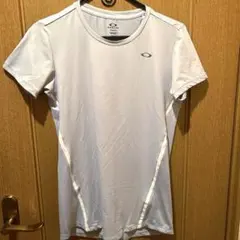 【新品未使用】オークリー タグ付き 半袖Tシャツ【新品タグ付き】OAKLEYのサムネイル