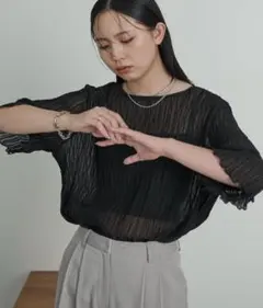 ブラック プリーツ加工 半袖カットソーのサムネイル