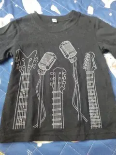Ｔシャツ黒ギターのサムネイル