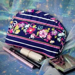 手作りポーチ　内ポケット付き　手縫い　鮮やかな花柄　紺色　　化粧ポーチ