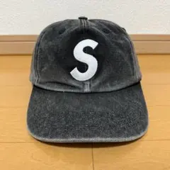 Supreme Pigment S Logo 6-Panel ブラック 24aw