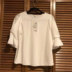 ハニーズ　ブラウス　ふんわり袖レース