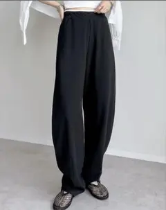 リエディ　スムースダンボールバレルレッグパンツ