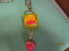 デイズニー「くまのプーさん」＆「ピグレット」リールキーホルダー