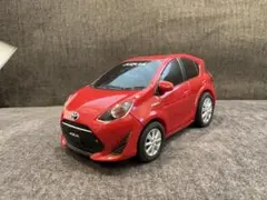 トヨタ ヤリス 1/30 ミニカー ホワイトXセンシュアルレッドマイカ