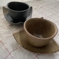 陶器製カップとソーサーセット(2客