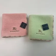 タグ付き　BURBERRY タオルハンカチ 2枚セット ピンク グリーン