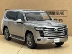 トヨタ　ランドクルーザー300 1/30ミニカー(4V8)のサムネイル