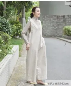 コンテ完売品 辺見えみりさん着用フロントボタン Vネック
