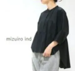 極美品✨ミズイロインド クルーネックギャザープルオーバー 黒 - メルカリ