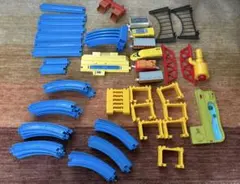 プラレール 大量 まとめ売り セット 曲線 直線 橋脚 鉄橋 駅 車両