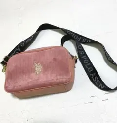 ポロアッスン　ショルダーバッグ　コーデュロイ　ピンク　ロゴ　肩掛け