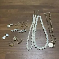 美品! 淡色アクセサリー まとめ売りのサムネイル