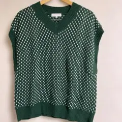 最終値下げ❣️LL 、のグリーンとホワイト　ニットベスト　Vネック