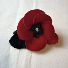 レディース ブローチ コサージュ 花 フラワー 赤 黒 ベロア 卒園式 入園式