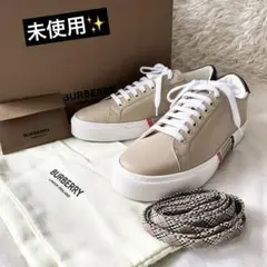 未使用✨バーバリー レザースニーカー ハニーベージュ バックロゴのサムネイル