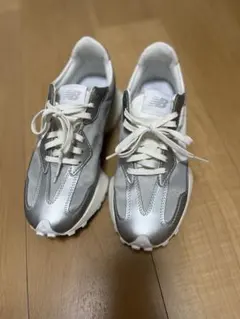 New Balance スニーカー シルバーのサムネイル