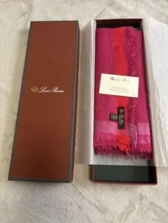 Loro Piana ロロピアーナ　オペラ　カシミア 大判　ストール　赤 Loro Piana ロロピアーナ オペラ カシミア 大判 ストール 赤 - メルカリ