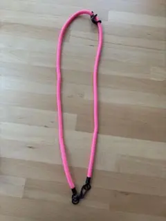 調整可能なピンクのスマホショルダーストラップ