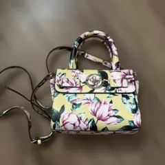 美品☆ GUESS ミニバッグのサムネイル