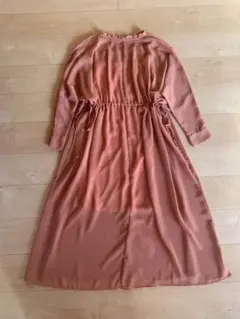 【KBF＋】サーモンピンク＊シフォンロングワンピース 長袖＊最終価格！