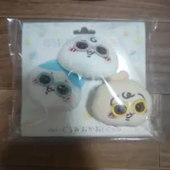 ちいかわ ノベルティ おかおバッジ ちいかわ観光 日焼け ハチワレ