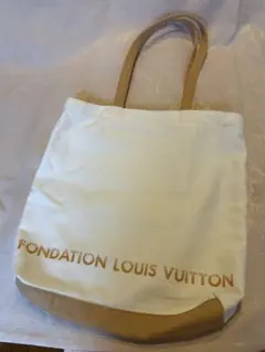 FONDATION LOUIS VUITTON トートバッグのサムネイル
