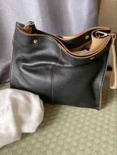 PAOLA NUTTI ショルダーバッグ イタリア製