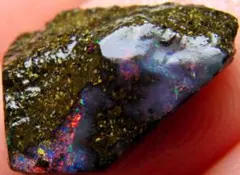 7.80 cts 天然 ボルダーオパール 原石 未研磨 鉱物標本