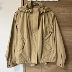 ベージュ フード付きジャケット　38 M