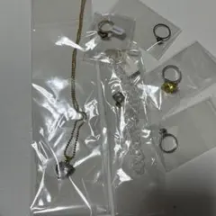 ネックアクセサリーとリング4点セット