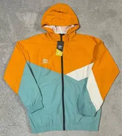 【新品】　Umbro フード付きナイロンジャケット Sサイズ