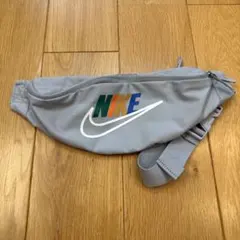 NIKE ボディバッグ グレー　ウェストポーチ