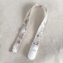 おしゃぶりホルダー　おしゃぶりクリップ　いちご　お花　白