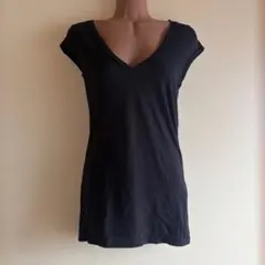 ラブガールズマーケット　シルエットの綺麗なスリムフィットvネックtシャツのサムネイル