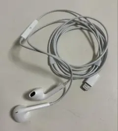 Lightning接続イヤフォン ホワイト