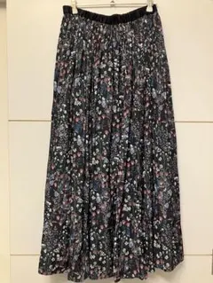 花柄フレアロングスカート 黒のサムネイル