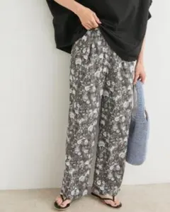 アーバンリサーチドアーズ『イージーケア/接触冷感』フラワープリントイージーパンツ