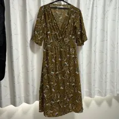 フラワープリント ブラウン 半袖ワンピース