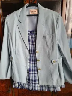 卒業式に女の子フォーマルスーツ