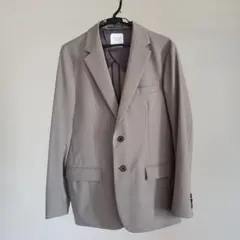 ベージュ スーツ