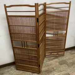 高級　桑材枠×竹簾　屏風　衝立　目隠し　四つ折り　透かし彫り　古民家　古道具 古い竹簾屏風 衝立 目隠し 四つ折り 透かし彫り 古民家 古道具 - メルカリ