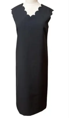 本日限定価格Liala×PG ノースリーブ スカラップワンピース 膝丈 黒 華奢