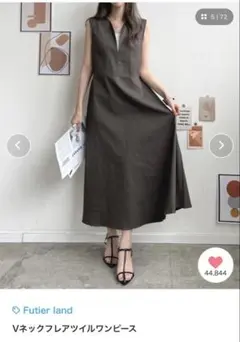 ワンピース　Vネックワンピース