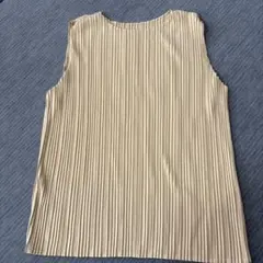 UNIQLO ベージュ プリーツ ノースリーブ XL