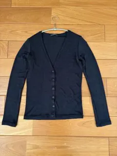 LOUNIEのカーディガン(ブラック) フリーサイズですが、細身のデザインです。