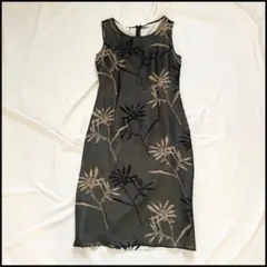 シルク100％ 和柄風 花柄 ノースリーブ ワンピース 黒