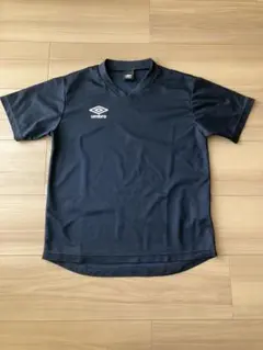 umbro(アンブロ) ネイビー Vネック Tシャツ キッズ150のサムネイル