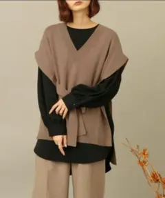 センスオブプレイス Vネックウエストマークベスト